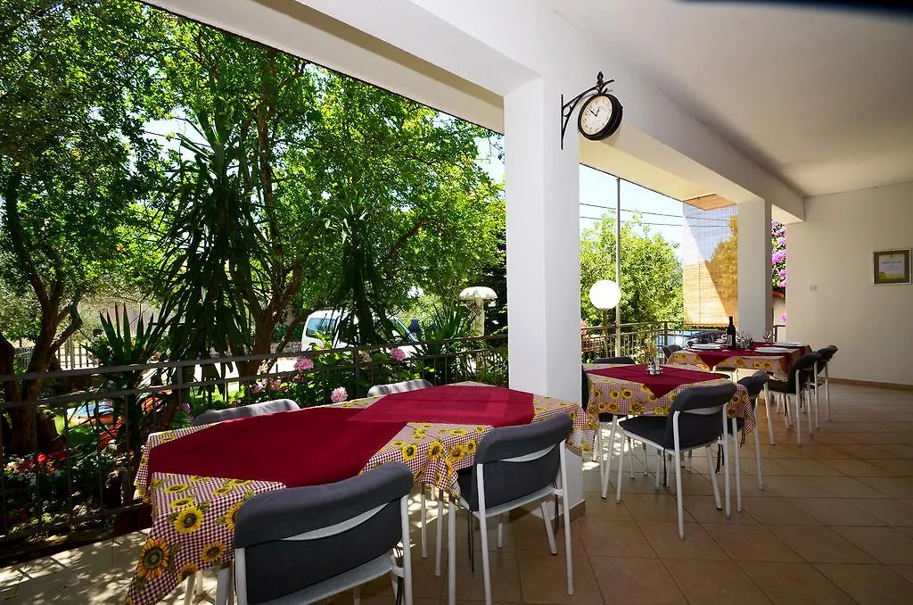 Guest House Tinka Starigrad Paklenica