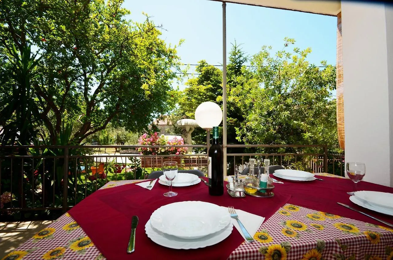 Guest House Tinka Starigrad Paklenica